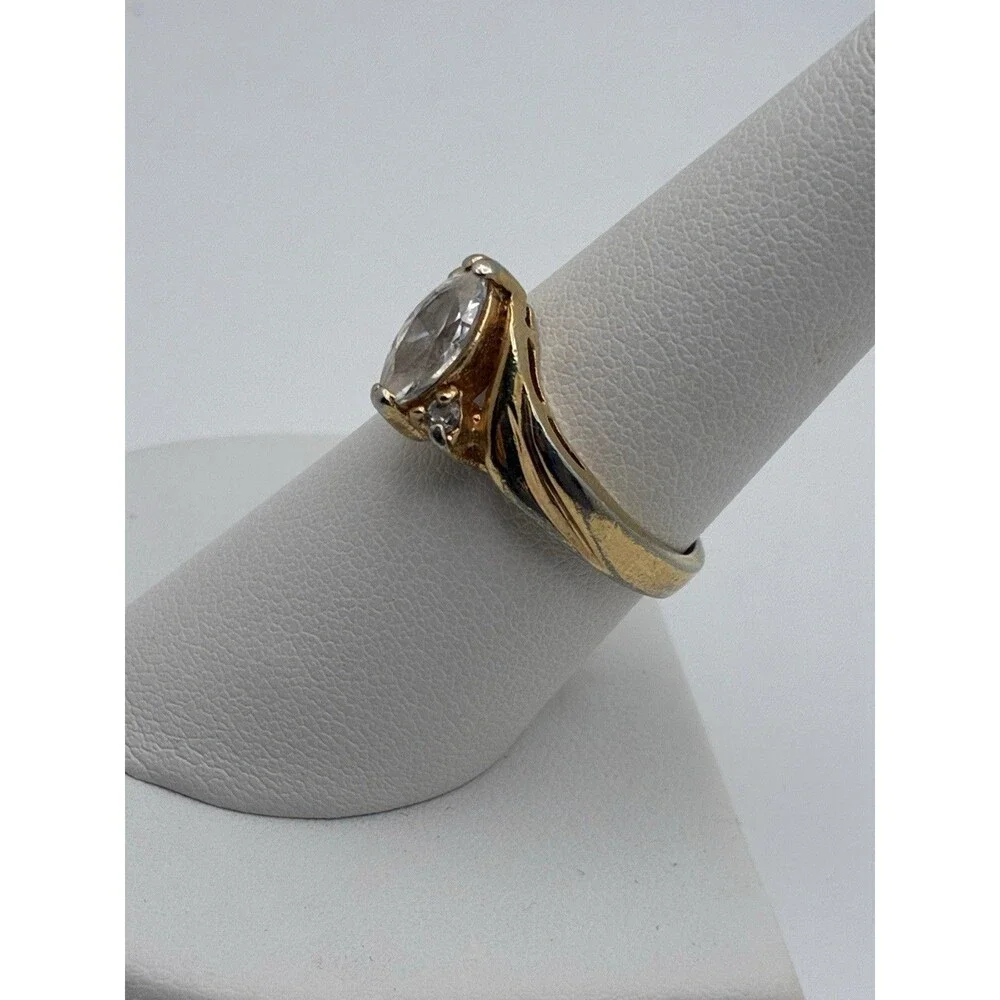 Beautiful Costume Wedding Band Marquise Glass Stone Size 8 Gold Tone